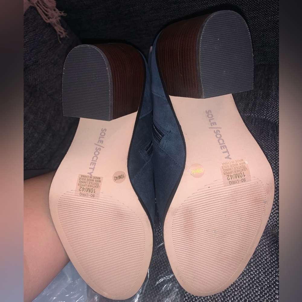 New Sole Society Women's Boots - Picture 2 of 8